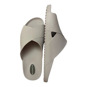Woodhouse Spa - Brand new Cream Slide Sandals